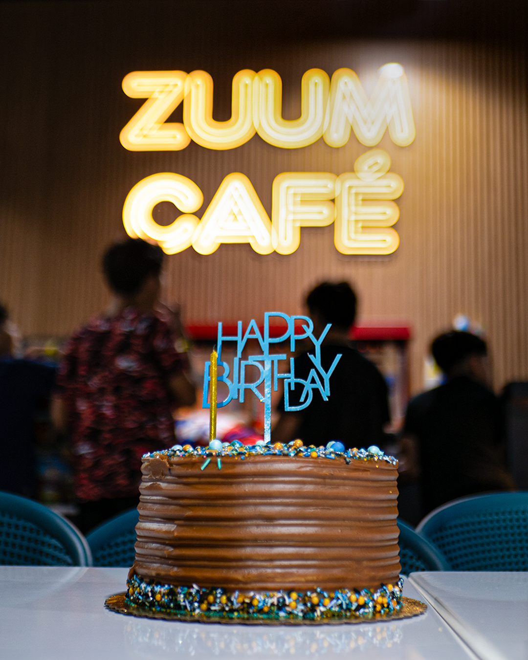 Warm and modern coffee shop inside Zuum Park